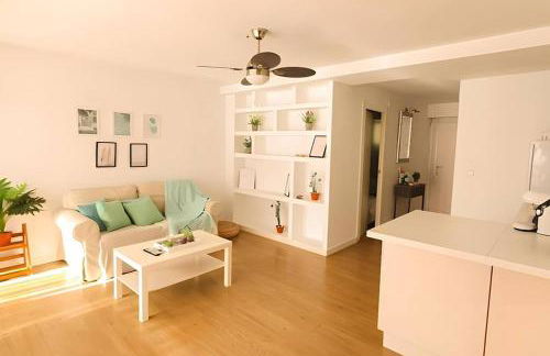 Apartamento primera línea con acceso privado a la playa - Photo 3