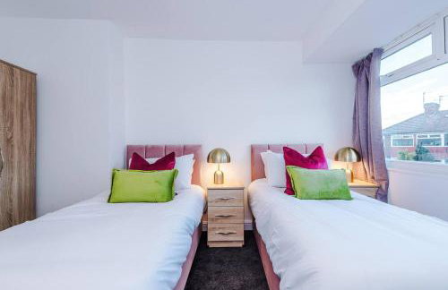 Comfy 3-BR Wirral Home | Free Parking & Wi-Fi - Foto 44