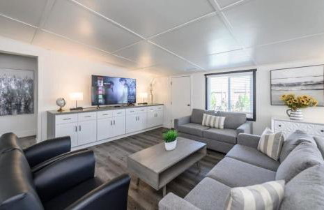 Spacious Disneyland 5 Bedroom 4 Bath House with Game Room - Foto 16