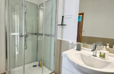 Komfortowy apartament z tarasem w pobliżu jeziora i Gór Sowich - Foto 23