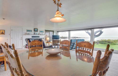 Cliffside Lighthouse Beach Home with Ocean View - Foto 10