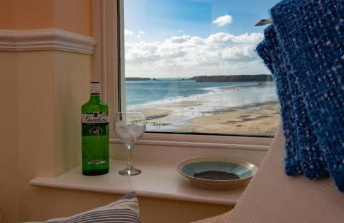 7 South Beach Court - Sea Front Apartment With Spectacular Sea Views - Photo 14