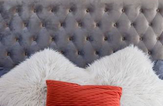 Explore the River Walk from Artsy Designer Retro Chic Home - Foto 14