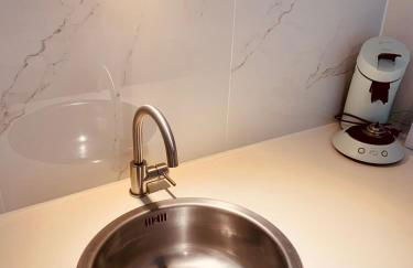 Gästehaus zur Uni Klinik Exklusives Apartment mit Küche und Badezimmer - Photo 9