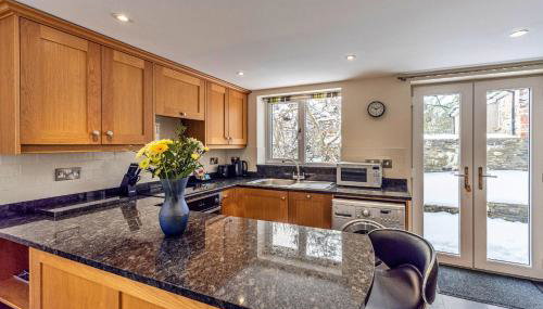 Finest Retreats - Cedar Tree Cottage - Foto 4, stove, dishwasher