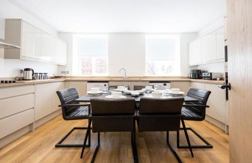 Stanway Apartments- Free Parking & Close To Tram Stop - Photo 14