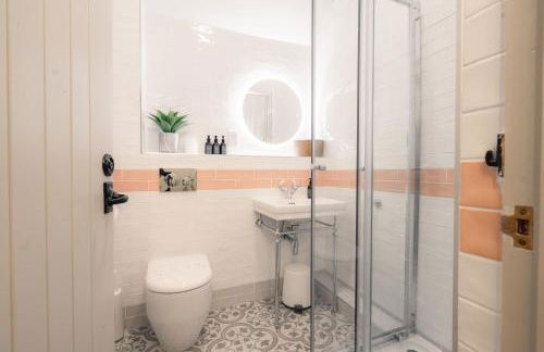 Mycock Cottage - Photo 33