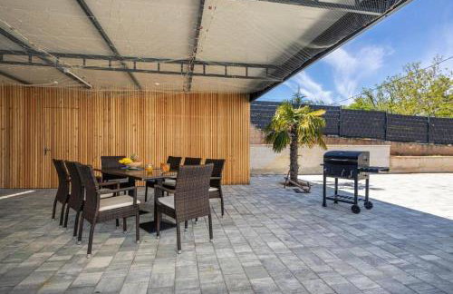 VILLA GEORGE z ogrevanim bazenom in vrtno kuhinjo - Foto 3