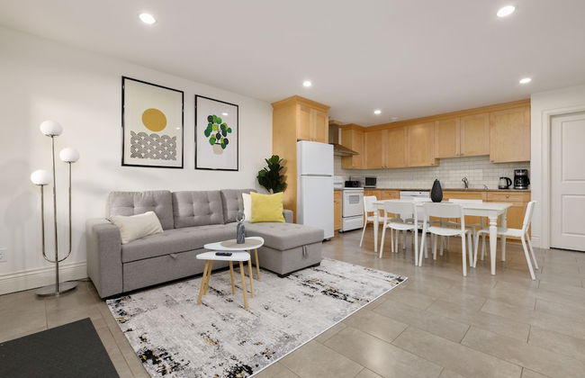 Cozy 2BR BSMT Suite Near Grouse Mt. and Edgemont. - Photo 13