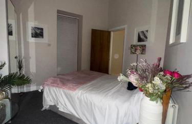 NEWLY REFURBISHED NOV 2025 Chic City Stay In Jesmond Apartment - Photo 14