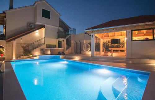 Villa Milena with heated pool and jacuzzi - Photo 3