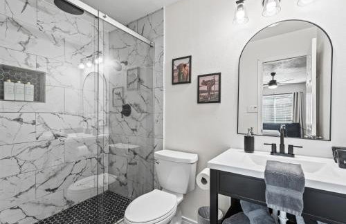 Red Door Hideaway 3BD Hot Tub Foosball - Foto 4