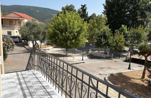 Καπνομάγαζο Λαδιά - Photo 9