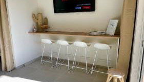 Proche St Tropez refait à neuf bord de plage et piscine - Foto 4