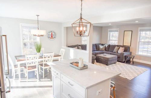 Newly Renovated Modern Pond Access - Foto 7