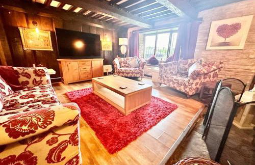 16th Century Farm House,6 Beds,5 BATHROOMS,SLEEPS 15,BBQ,HOT TUB,CINEMA ROOM WITH SURROUND SOUND,With Cymru Holidays - Foto 58