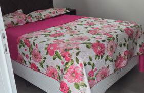 Linda Casa Nova e com piscina - Foto 26