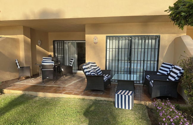 2 Bed Apartment Sleeps 4 - Pool Access - Garden - Foto 10