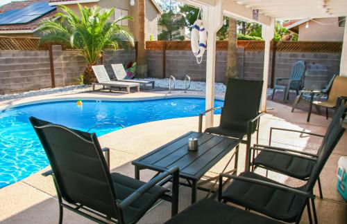 Large Pool & Patio Cozy Single Story Family House - Foto 2