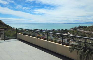 Lujoso apartamento con vistas al mar - Photo 1