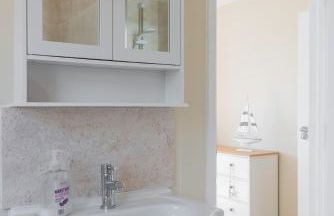 Sound of the Sea, beach front Bungalow with hot tub, in Tywyn - Foto 53