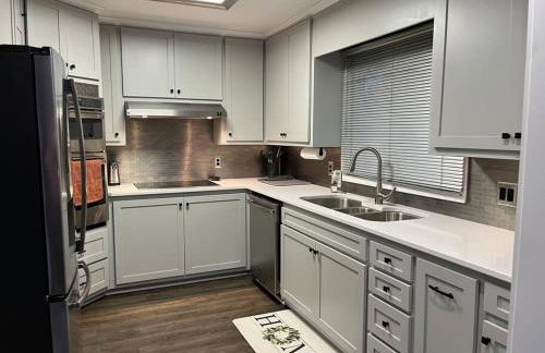 Modern Lakefront Views at Lake Hickory Haven - Foto 7