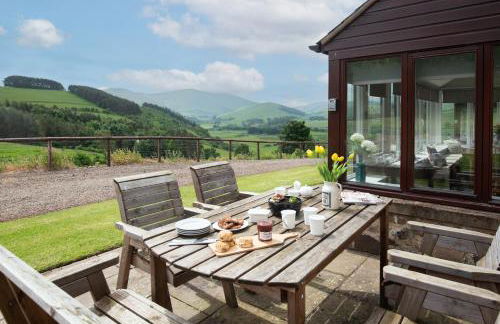 College Cottage - Photo 3