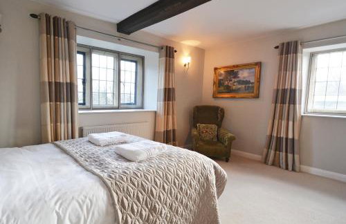 Postman's Knock - Photo 11