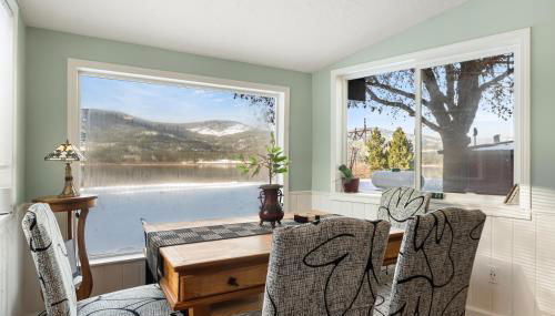 MacArthur Lakefront • Sunroom • Sleeps 6 - Foto 2