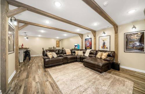 Spacious Country Farmhouse Retreat, Sleeps 16, Pool, Movie Room - Foto 56