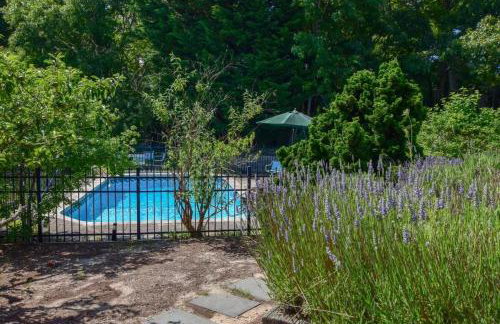 Stunning Home with In-Ground Pool - Photo 41