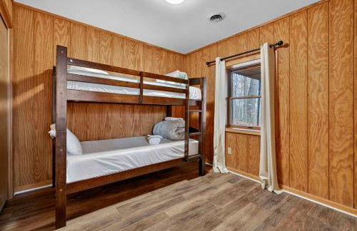 Huge Cabin w Hot Tub, Deck, Grill, Fire Pit, WiFi - Foto 53