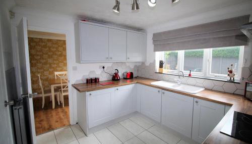 3 Bed Detached - 3 Bathrooms - Parking - Quiet - Foto 3