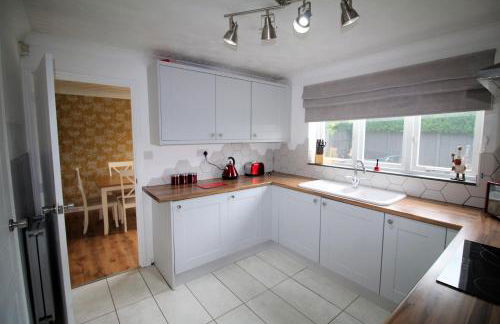 3 Bed Detached - 3 Bathrooms - Parking - Quiet - Foto 3