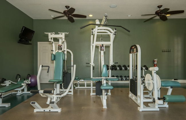 10 miles to Disney World, 2 pools, fitness room, WiFi, balcony, washer, dryer, kitchen - Foto 43