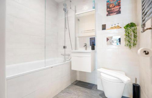 Modern 2 Bedroom 2 Bathroom Apartment With Balcony Near Shoreditch Sleeps 6 - Foto 15