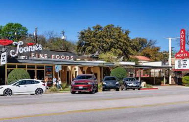 Boulevard Stays Walk to Downtown 1BR SoCo Pool Parking Gym 01 - Foto 21