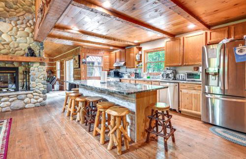 Custom-Built Clarklake Cabin: Sauna & Cold Plunge! - Photo 9