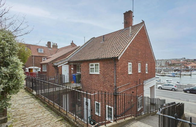 Host Stay Cobblers Cottage - Photo 12