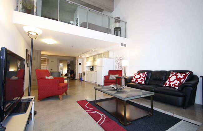 Downtown Loft Style Condo Heated Parking - Photo 16