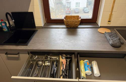 Frankfurt Work and Rest- 4 Bedrooms- 2 WCs- free Parking- 5 Queen size beds- Fast WiFi- roller shutters - Foto 59