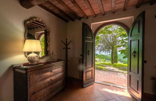Experience the charm of Tenuta Le Caselle, a cozy farmhouse surrounded by nature and comfort! - Foto 35
