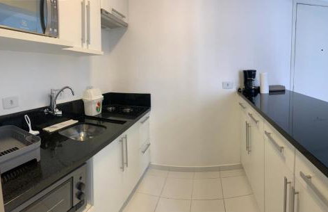 1103- Apartamento Encantador, amplo e decorado, mobiliario moderno, cozinha completa com utensílios , Excelente vista da cidade e localização privelegiada no bairro Bigorrilho - Photo 17