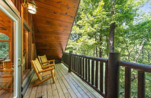 Little Pine Lodge a Smokies Hideaway - 1 mi to GSMNP - King Suite & Loft, Fireplace, Hot Tub & BEARS! - Foto 14