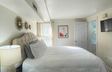 2Bed, 15Bath, Multi-Level Townhouse, Sleeps 6 - Photo 8