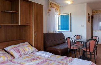 Studio apartment in Novalja with sea view, terrace, air conditioning, Wi-Fi (3565-4) - Photo 20