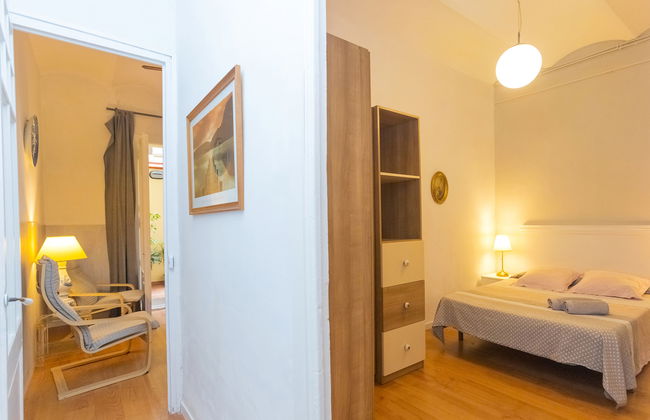 2 bedroom Apartment in Barcelona - Photo 12