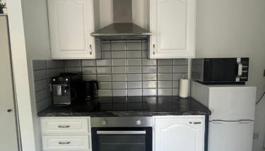 Private Studio Flat in Harrow - Photo 5, stove, toaster