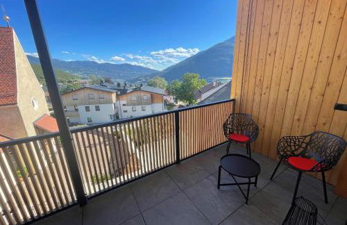 MESNERHOF CHALET - Ruhe, Rückzug & Südtiroler Charme mit kostenlosem Parken in der Tiefgarage - Photo 2