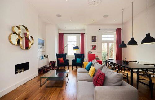 The Clapham Crib - Spacious 4BDR House with Patio - Photo 26